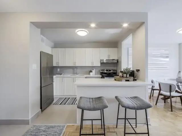 3 Bedroom Apartment Toronto ON LS102018784