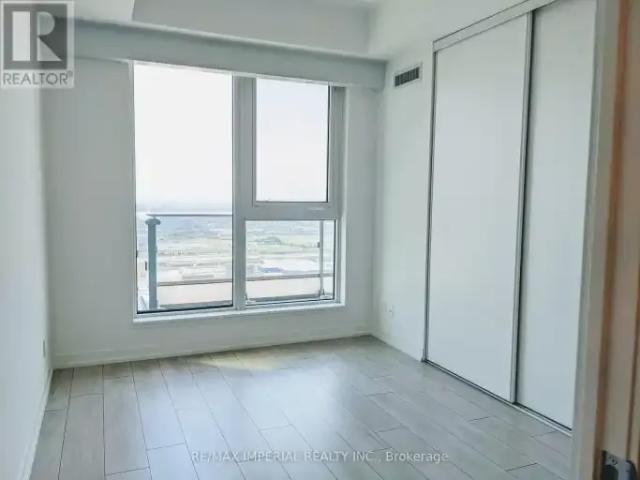 3 Bedroom Apartment Vaughan ON LS103091738