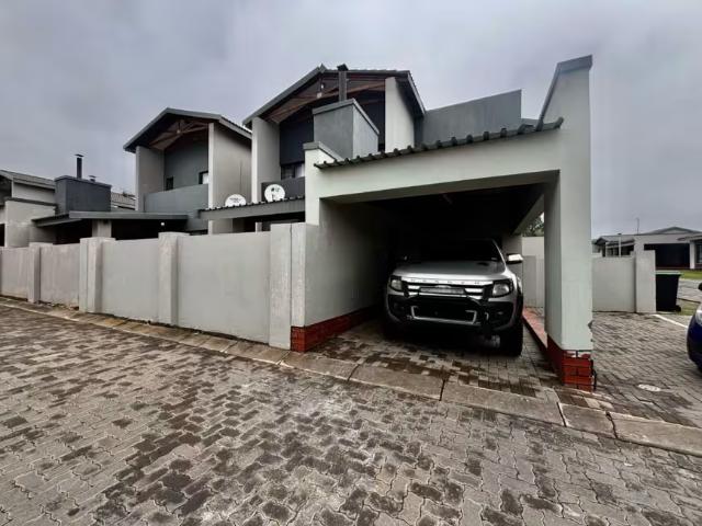 3 Bedroom Apartment Waterkloof AH Waterkloof AH 103377977