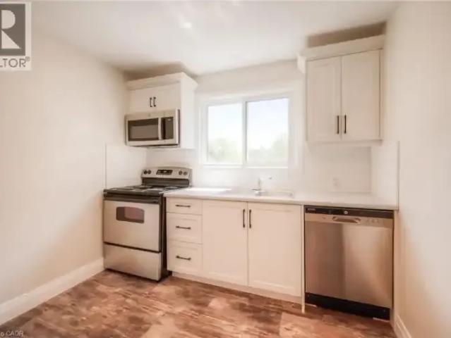 3 Bedroom Apartment Waterloo ON LS103012077