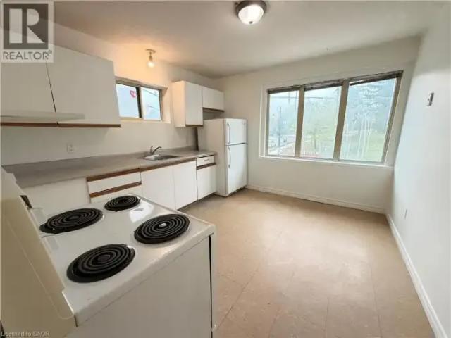 3 Bedroom Apartment Waterloo ON 102394921