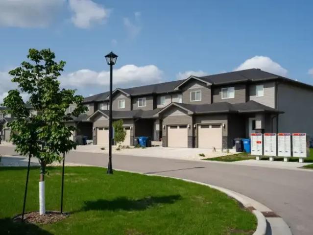 3 Bedroom Apartment West St. Paul MB 101825556