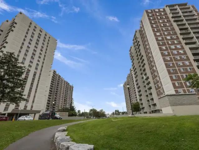 3 Bedroom Apartment Whitby ON LS100758101