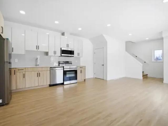 3 Bedroom Apartment Winnipeg MB LS98489957
