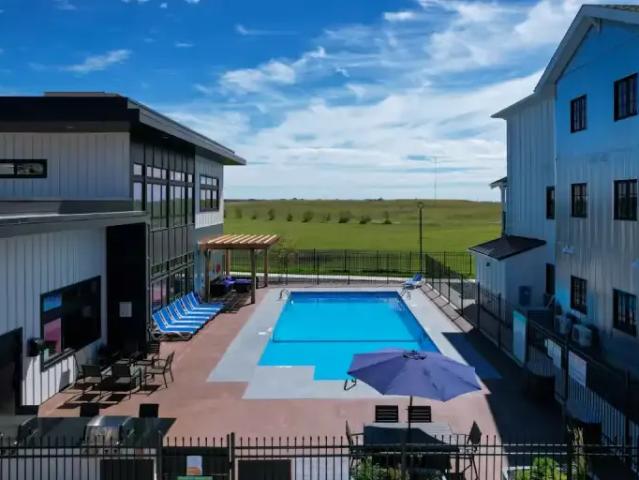 3 Bedroom Apartment Winnipeg MB 103030471