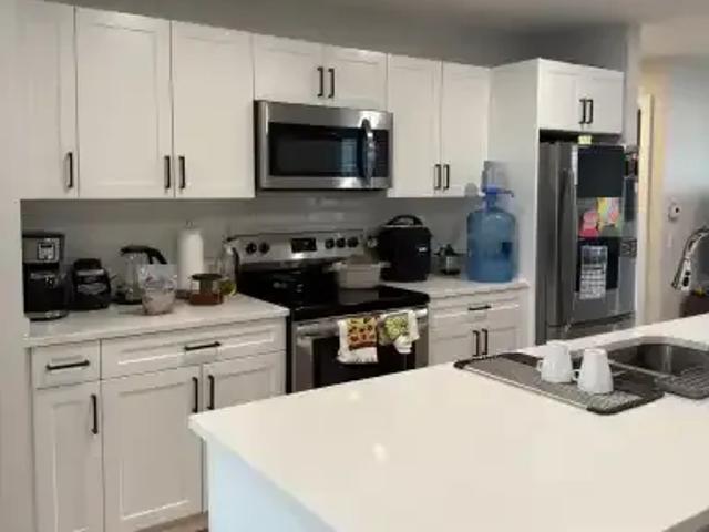 3 Bedroom Apartment Winnipeg MB 103695075