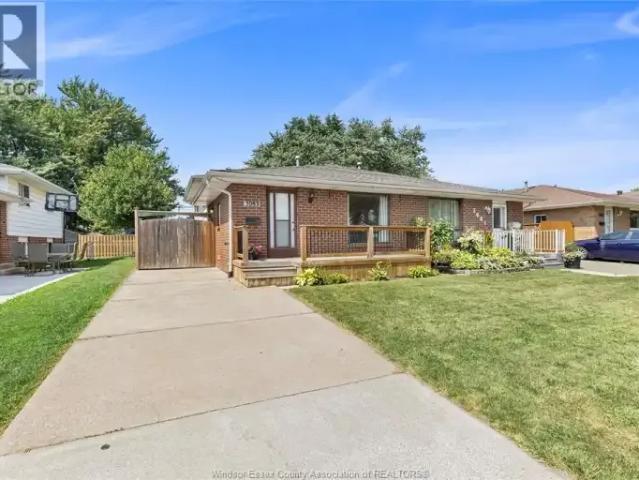 3 Bedroom Apartment Windsor ON 104864183