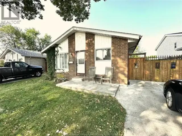 3 Bedroom Apartment Windsor ON 105135726
