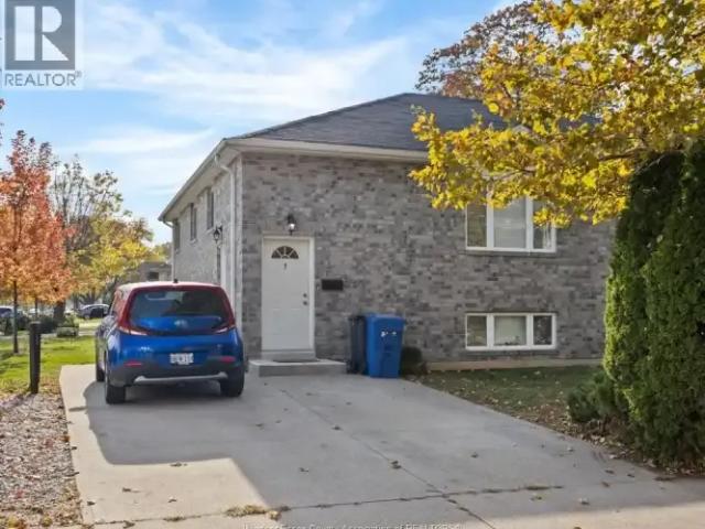 3 Bedroom Apartment Windsor ON 101877798