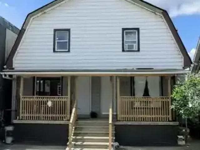 3 Bedroom Apartment Windsor ON LS101878250