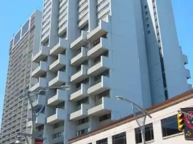 3 Bedroom Apartment Windsor ON LS101986845