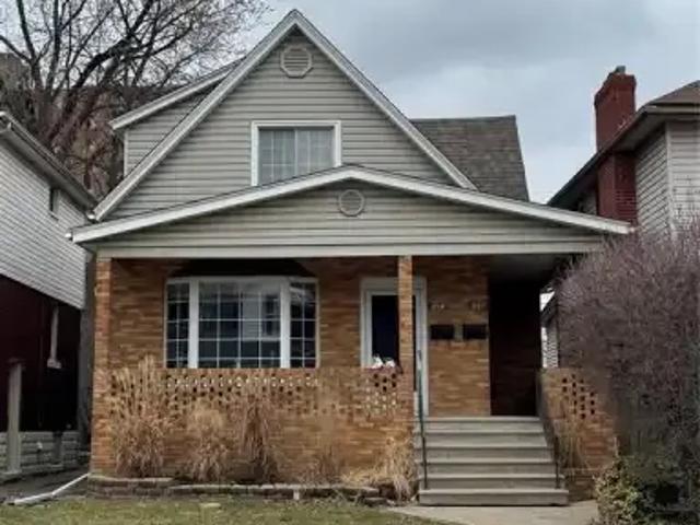 3 Bedroom Apartment Windsor ON LS101217370