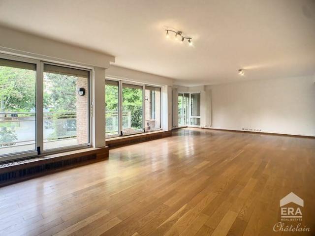 3 Bedroom Apartment with Balcony for Rent in Ixelles
