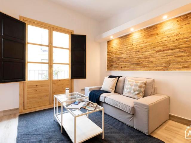 3 Bedroom Apartment with Balcony in Sant Antoni
