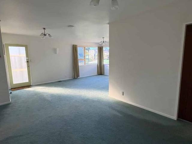 3 Bedroom Apartment with Extensive garage