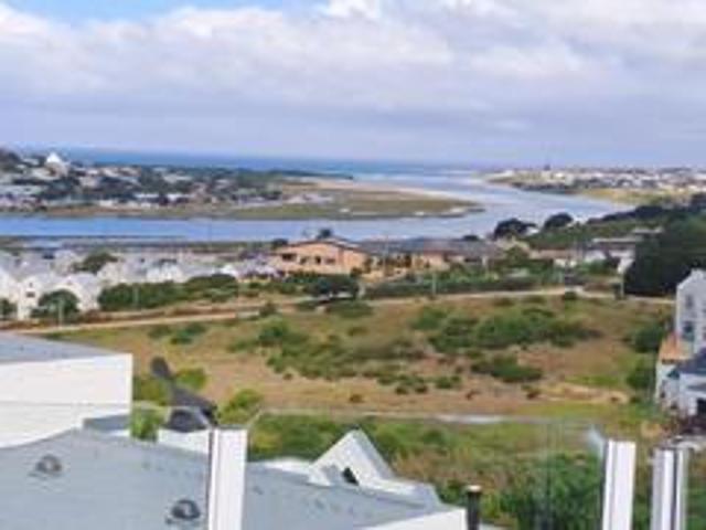 3 bedroom apartment with sea views o.