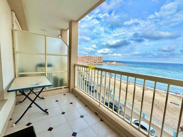 3 BEDROOM APARTMENT WITH SEA VIEWS IN TORREVIEJA