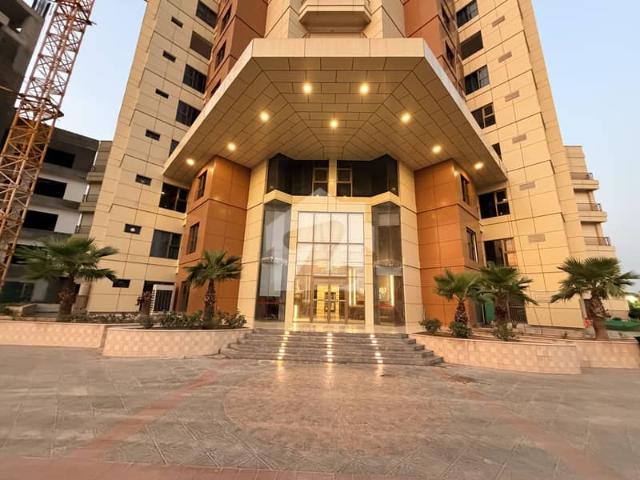 3 Bedroom Apartment with Separate Lounge, Drawing & Dinning Room, Servant Room & Two Designated Parking Spaces