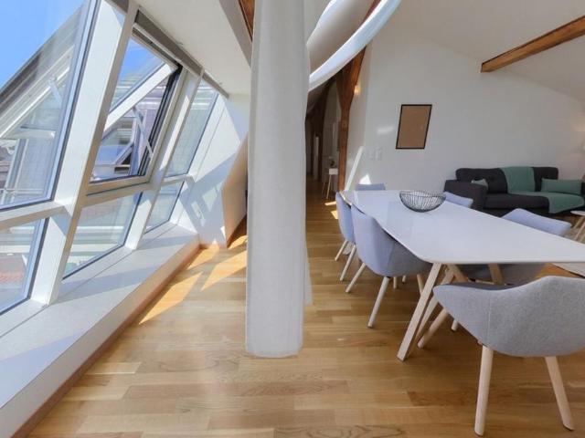 3 Bedroom Apartment with Stunning Views, High Ceilings & Parking