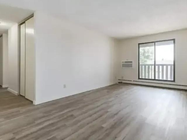 3 Bedroom Apartment Yorkton SK 104971575