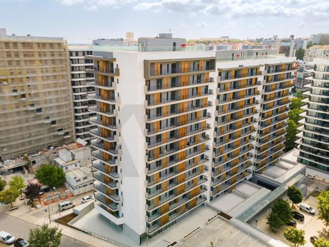 3 bedroom apartment | ZUME Condominium | Miraflores, Algés for rent