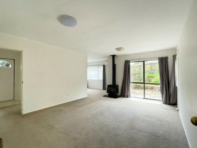 3 BEDROOM BRICK AND TILE PRIVATE ROAD GARAGE