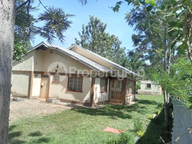 3 bedroom Bungalow Houses for sale Otonglo 100 metres from Busia Road, Kisumu Central Area kisumu Central Kisumu PID: 6AJVY | PropertyPro