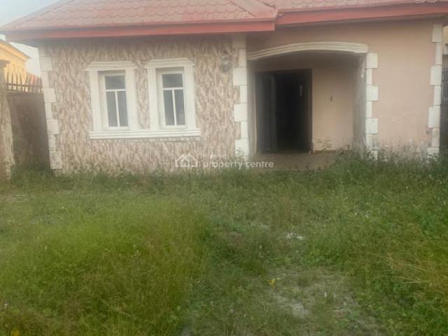3 Bedroom Bungalow On A Half Plot In An Estate