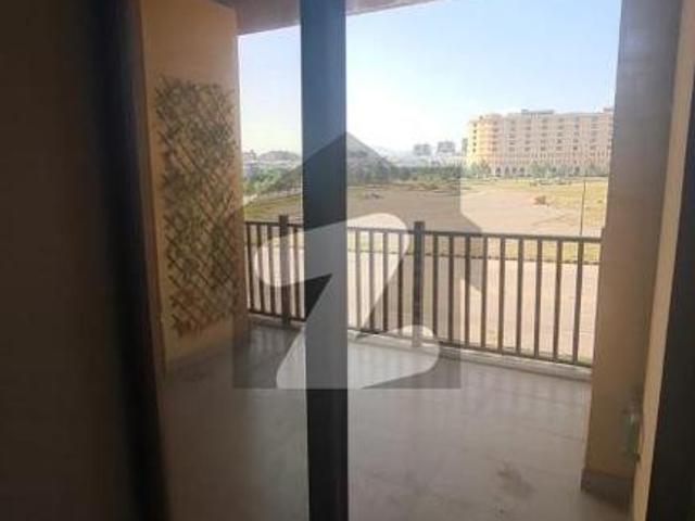 3 Bedroom Gold Apartment 6th Floor Outer Facing For Rent The Galleria