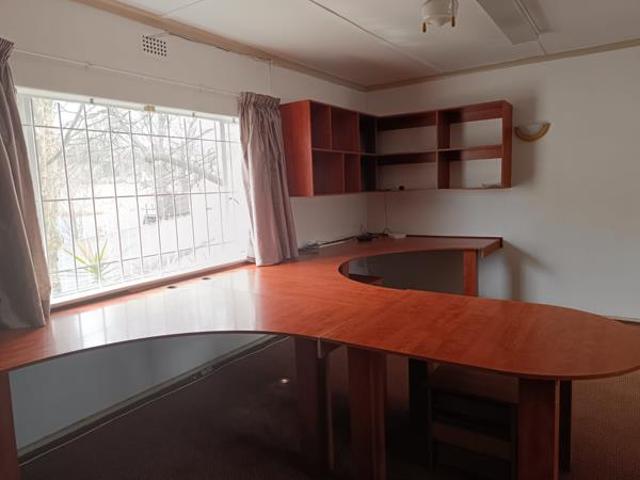 3 Bedroom Garden Cottage in Bryanston