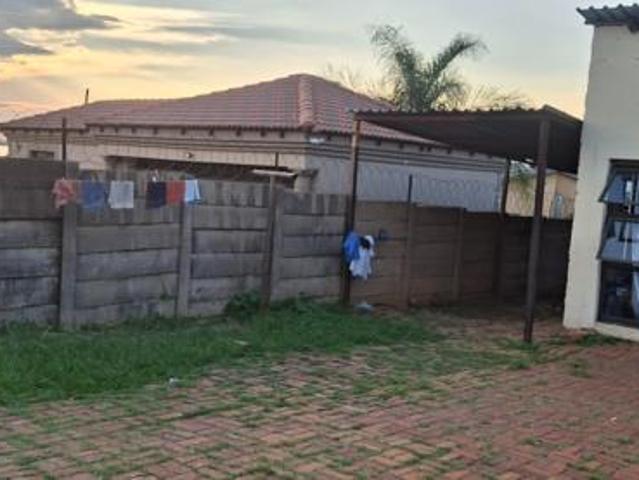 3 Bedroom Garden Cottage in Kwaggasrand