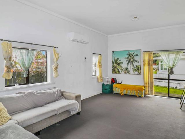 3 bedroom gem in Otara!