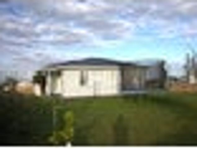 3 Bedroom + double garage + Fully fenced