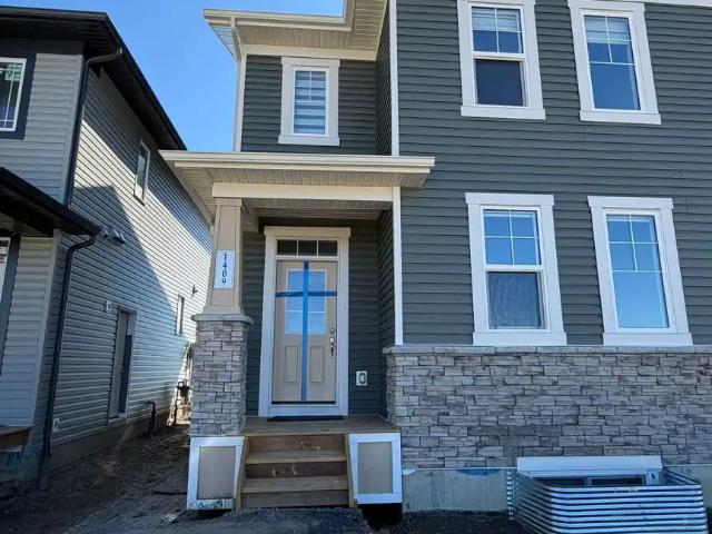 3 Bedroom + Den Half Duplex for Rent Main Floor Unit
