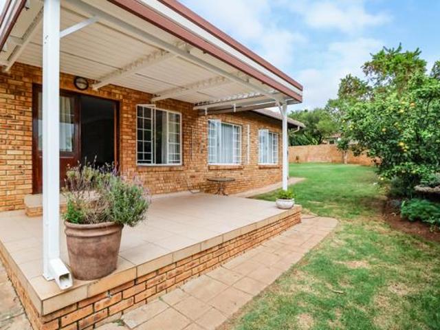 3 Bedroom Duet in Thatchfield