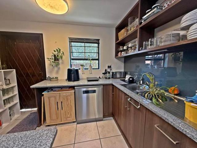 3 Bedroom Duet in Universitas