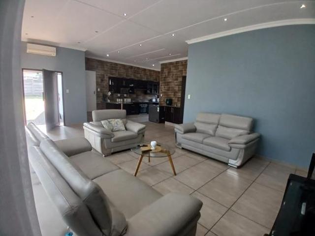 3 Bedroom Duet in Birdswood