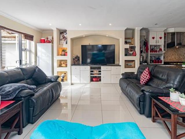 3 Bedroom Duet in Guldenland