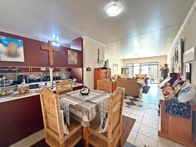 3 Bedroom Duet in Hillside