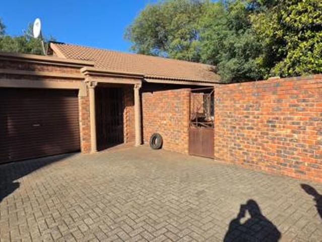 3 Bedroom Duet in Noordhoek