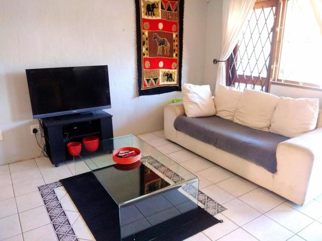3 Bedroom Duplex For Sale in Manor Gardens