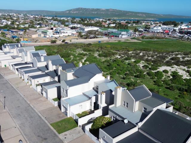 3 Bedroom Duplex For Sale in Villa Diamante