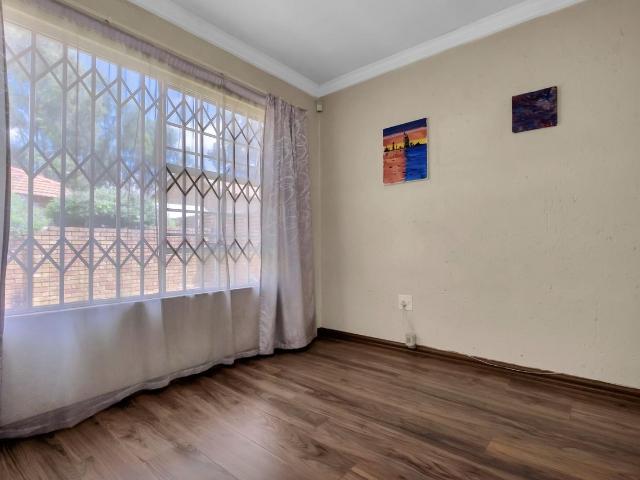 3 Bedroom Duplex For Sale in Wilgeheuwel