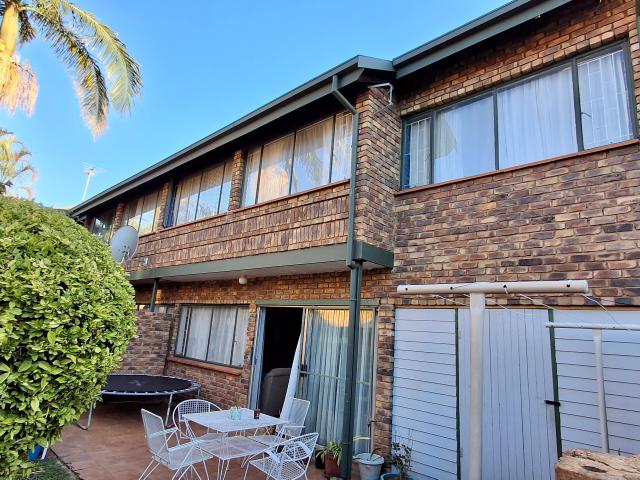 3 Bedroom Duplex in Magalieskruin