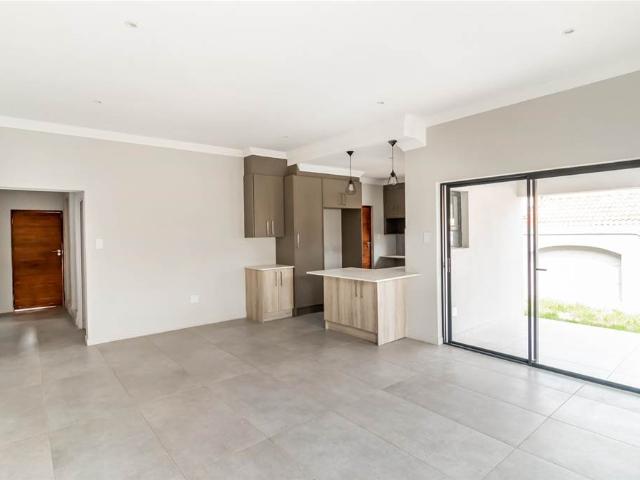 3 Bedroom Duplex in Magalieskruin