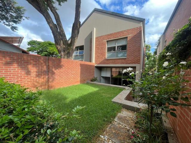 3 Bedroom Duplex in Menlo Park