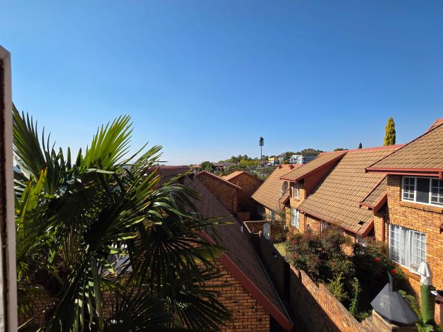 3 Bedroom Duplex in Moreletapark