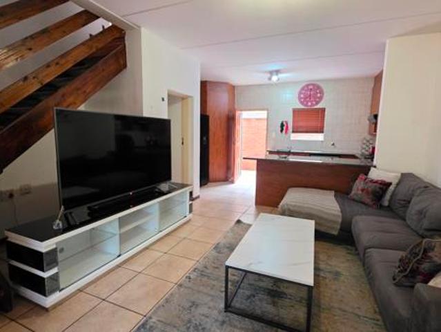 3 Bedroom Duplex in Noordheuwel