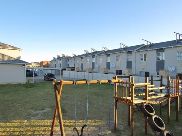 3 Bedroom Duplex in Overbaakens