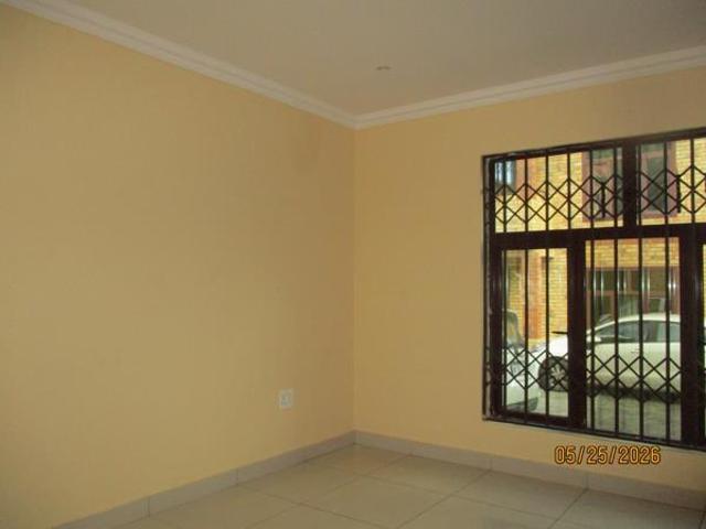 3 Bedroom Duplex in Oakdene